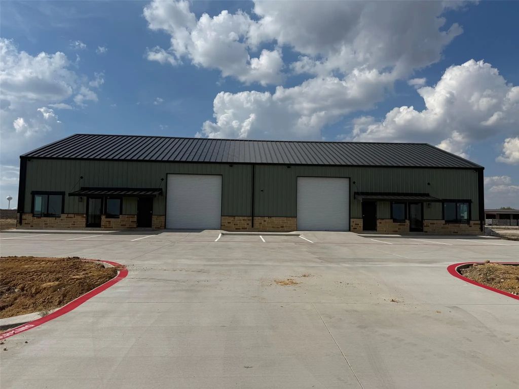721 Perimeter, Waxahachie