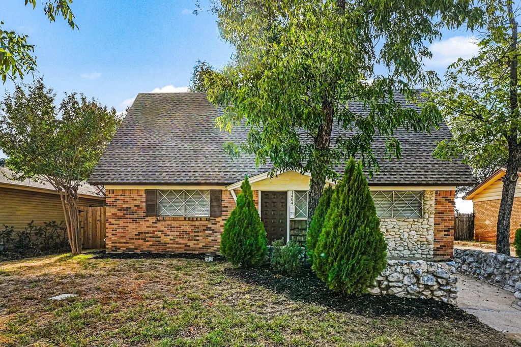 1404 Tatum Drive, Arlington