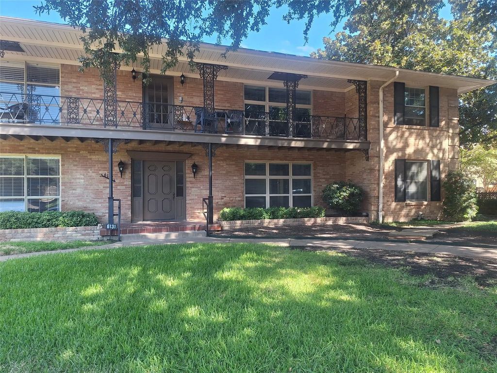 6131 Bandera Avenue B, Dallas