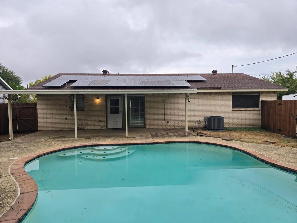 110 Yorkshire Street, Cedar Hill