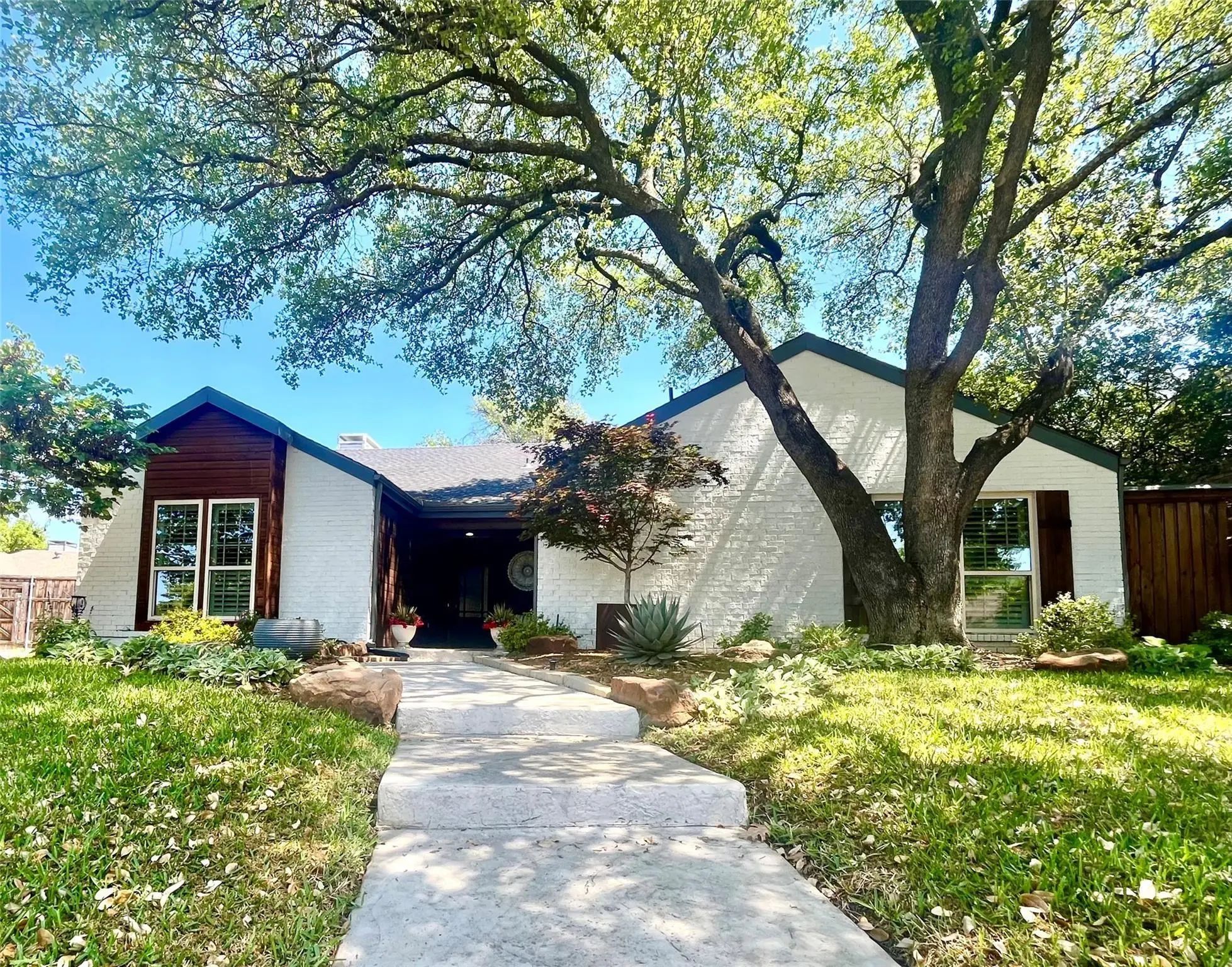 Photo of Listing #21402342