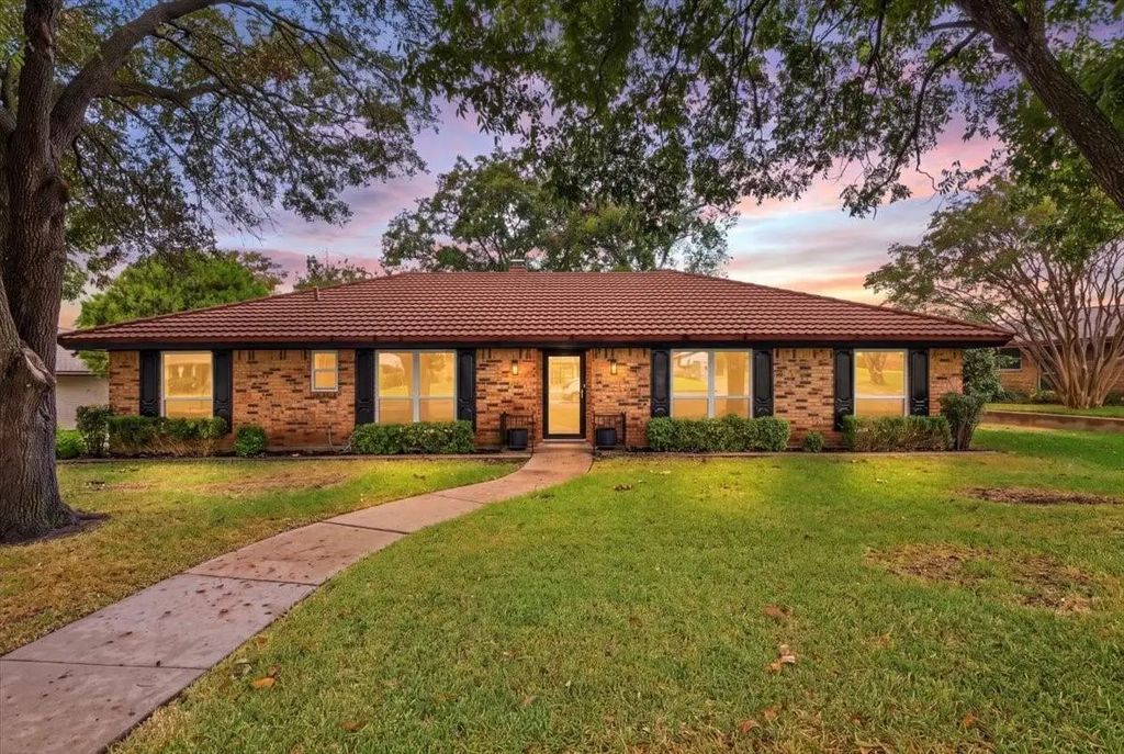 4345 Rota Circle, Fort Worth