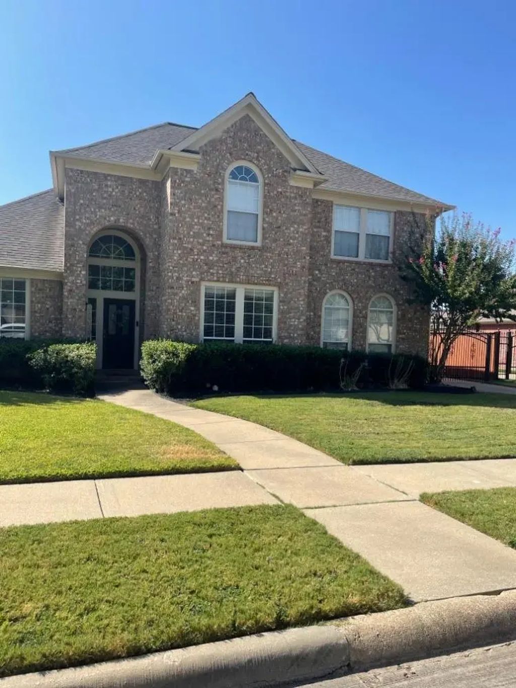922 Creekbend Drive, Keller