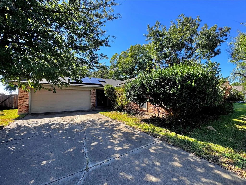 1328 Timbercreek Road, Benbrook