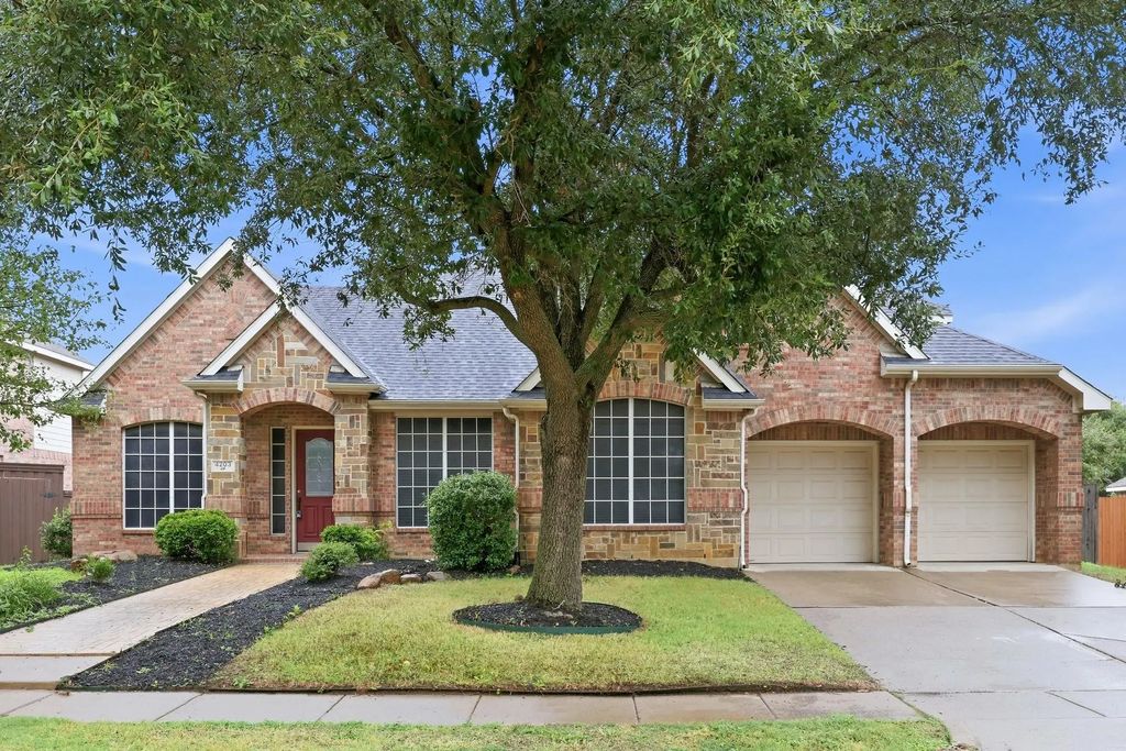 4203 Wildbriar Lane, Mansfield