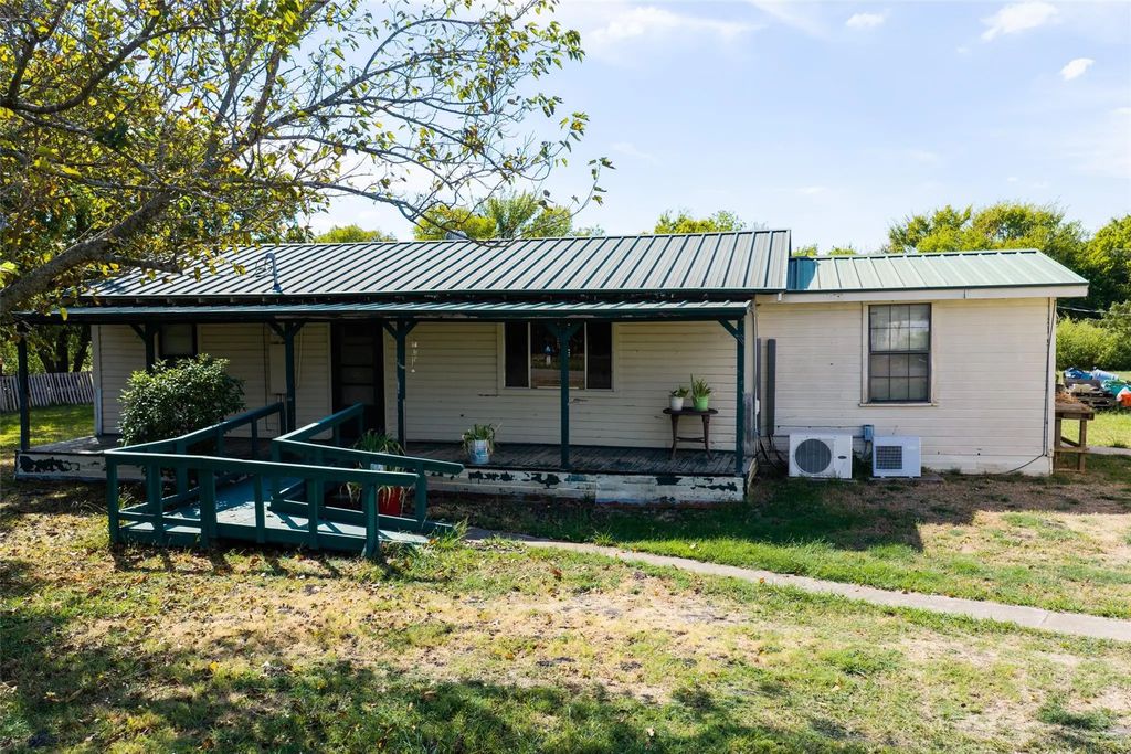 80 County Road 1118, Caddo Mills