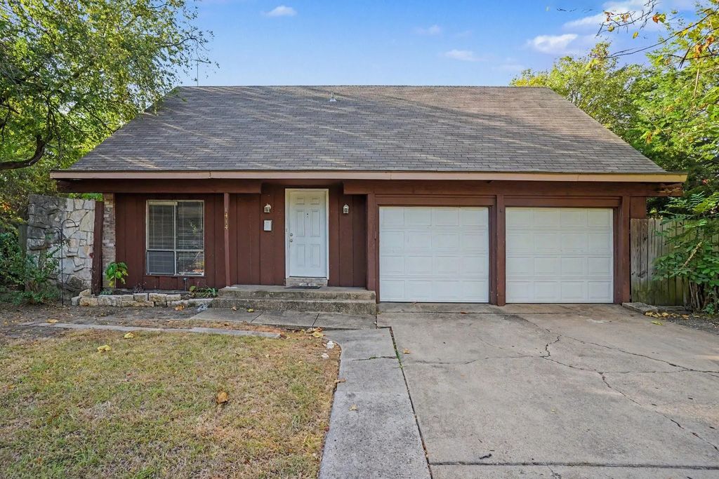 1414 Finley Road, Irving