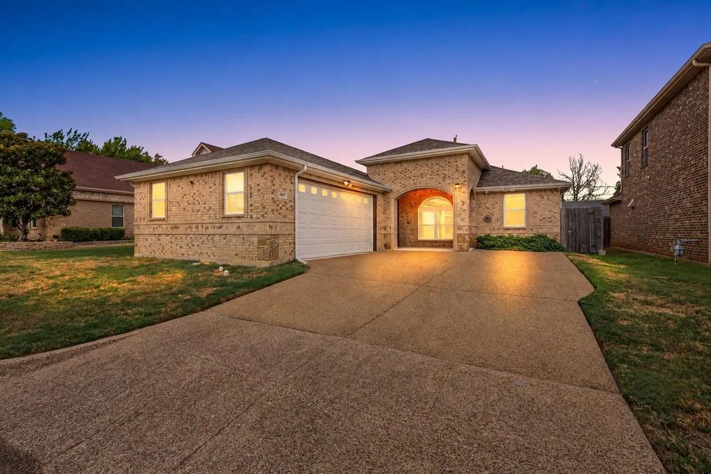 3807 Winding Road, Arlington
