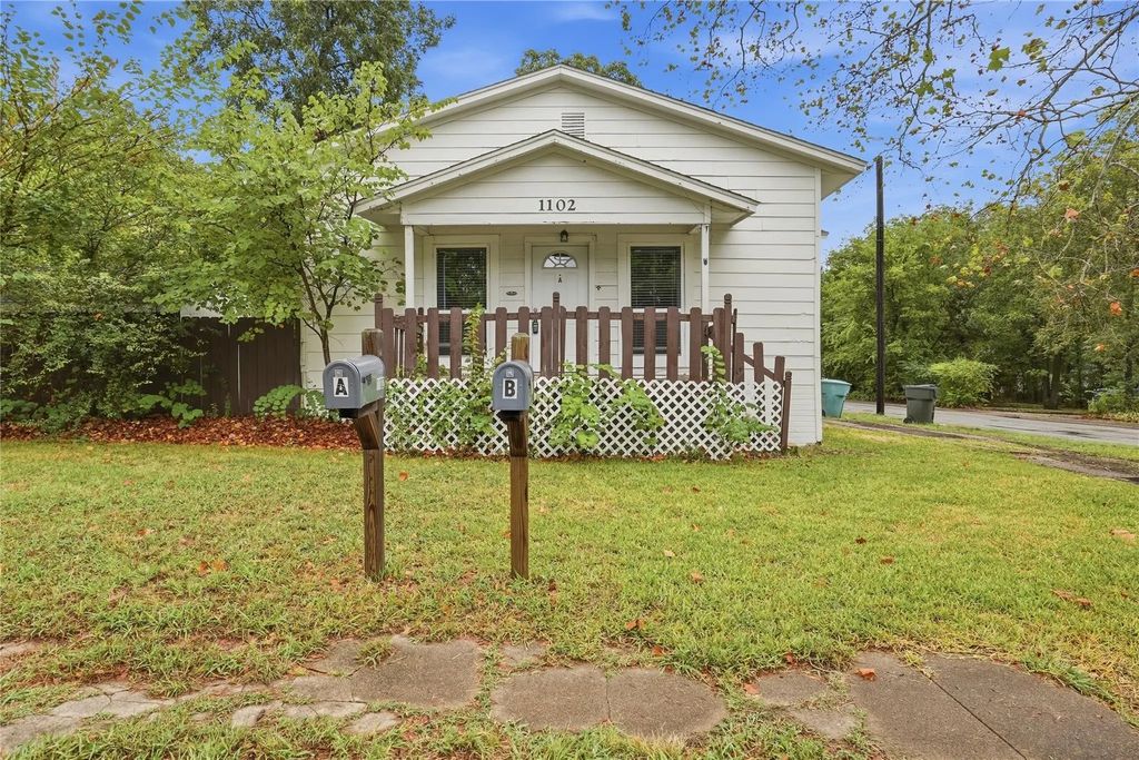 1102 E Lamar Street A, Sherman