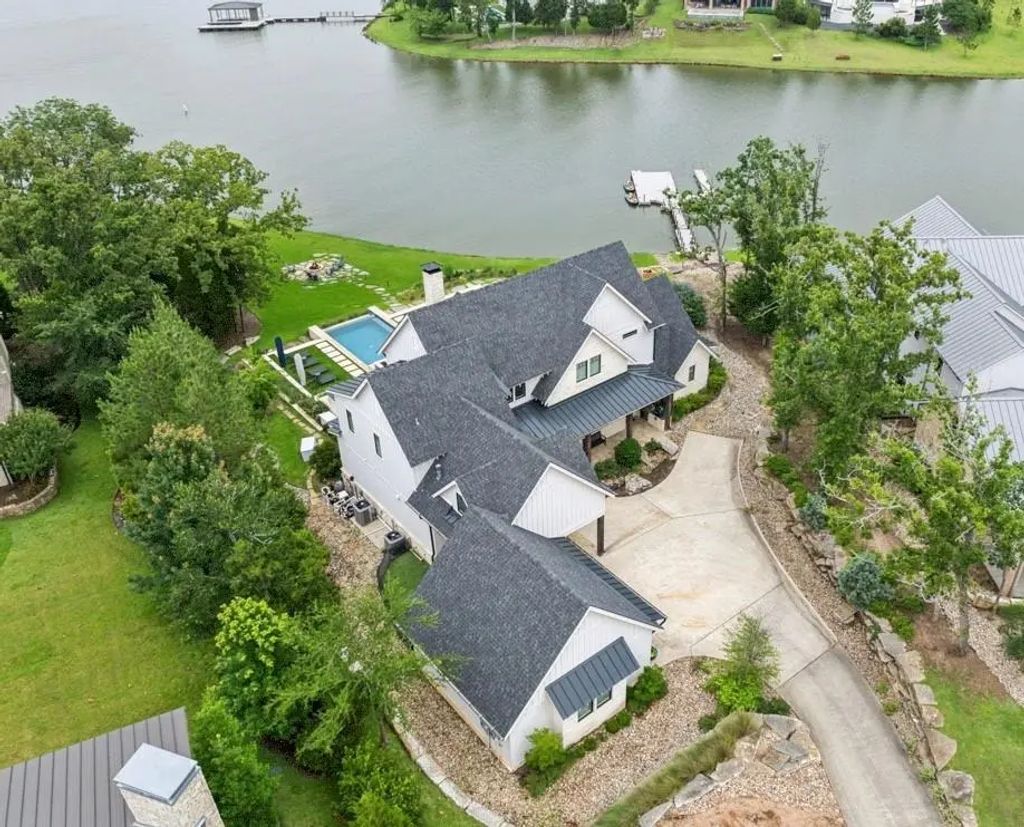 13350 Waterside Drive, Malakoff