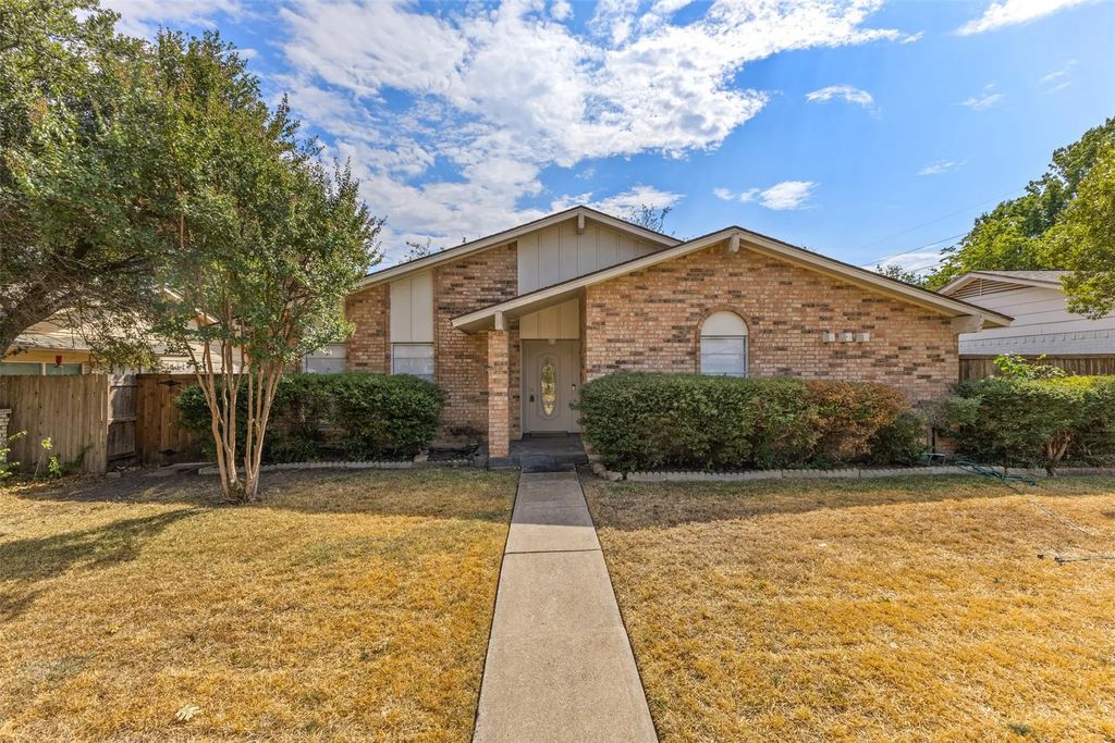 2418 Village Green Drive, Garland