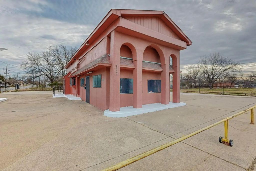 2802 Lagow Street, Dallas