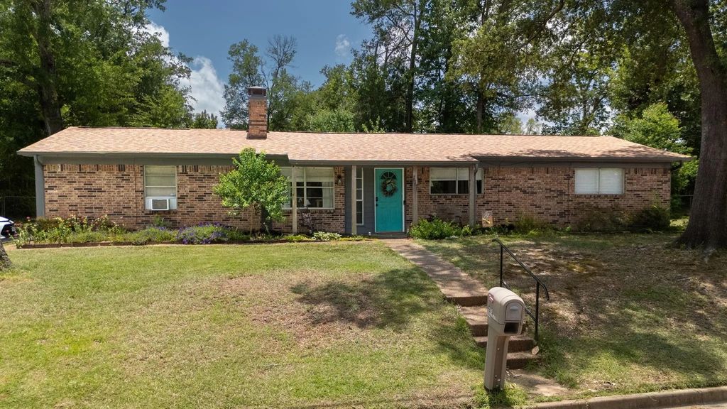 225 Powell Drive, Tyler