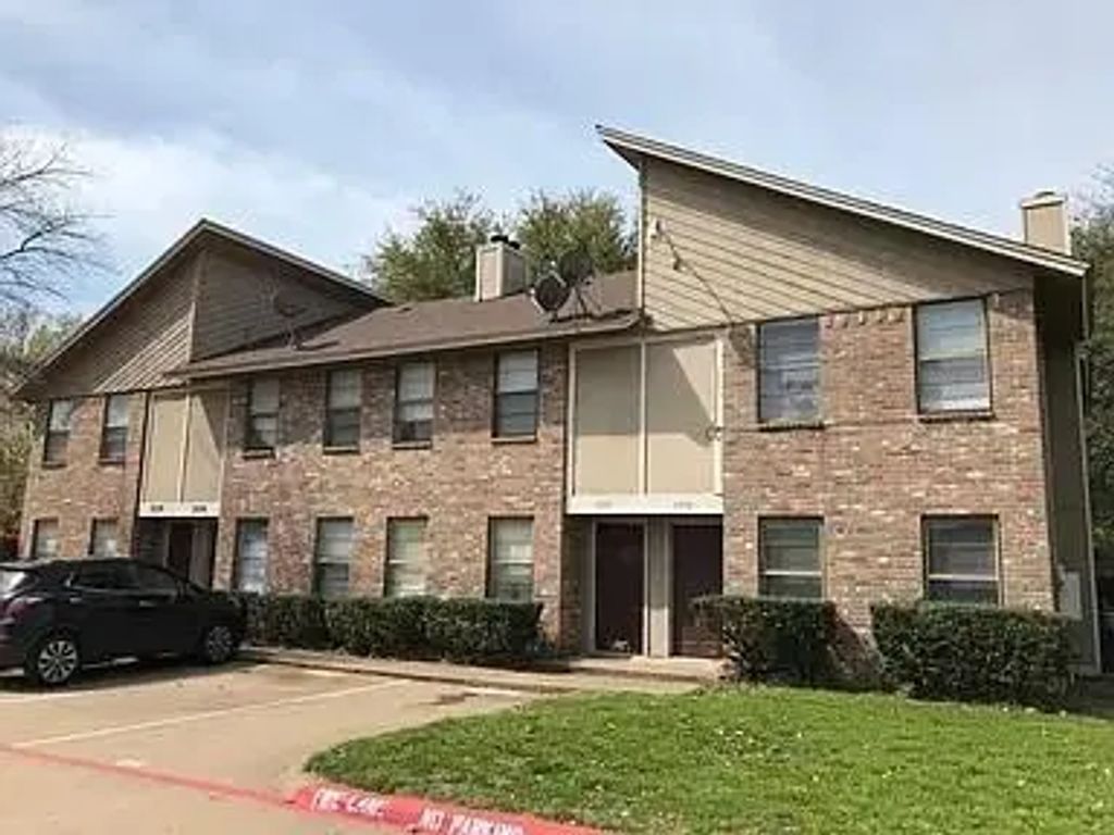 3072 W Sycamore Circle 3072, Euless