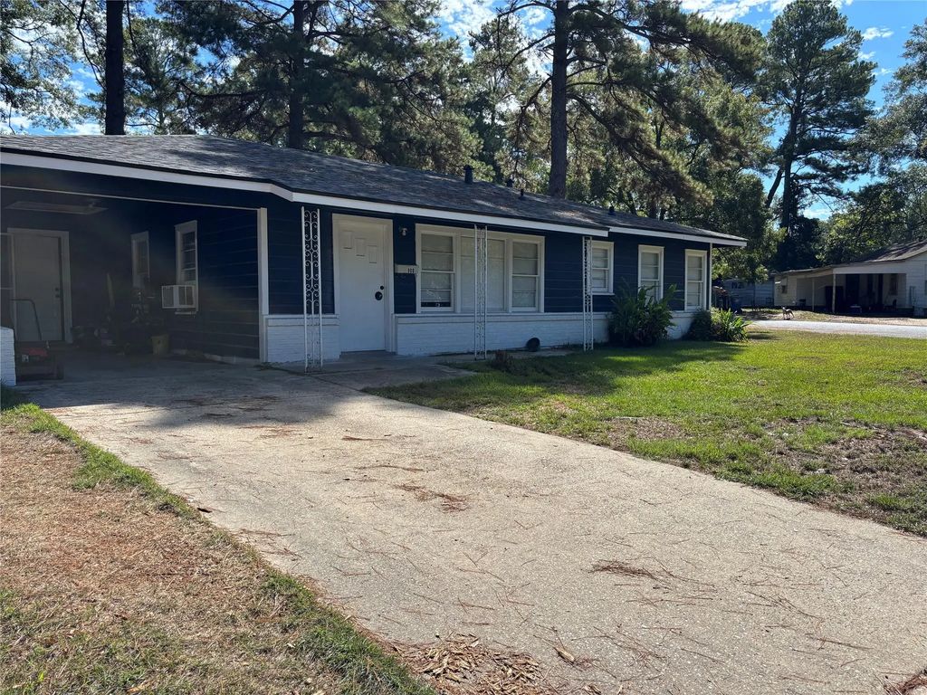 900 Tillman Drive, Minden