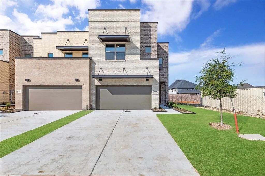 1050 Maverick Drive, Allen