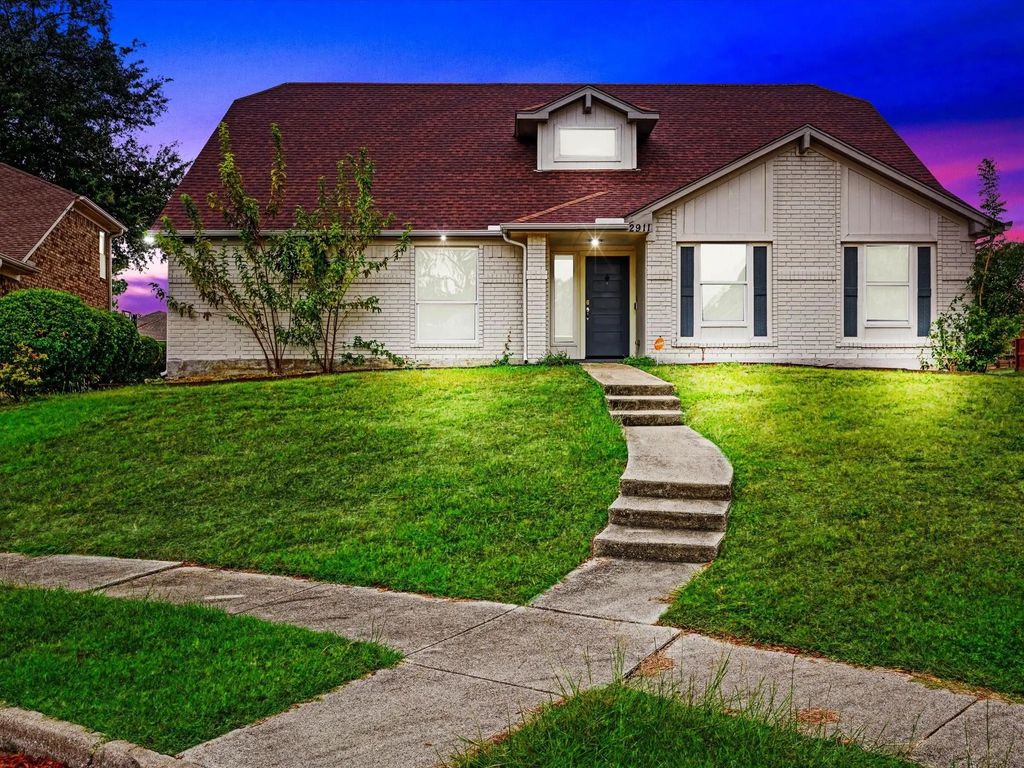 2911 Creekside Court, Carrollton
