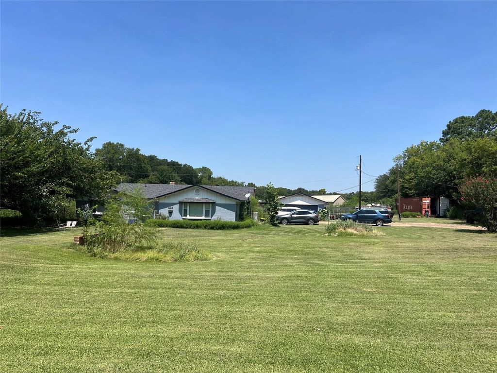 2716 County Road 804a, Burleson