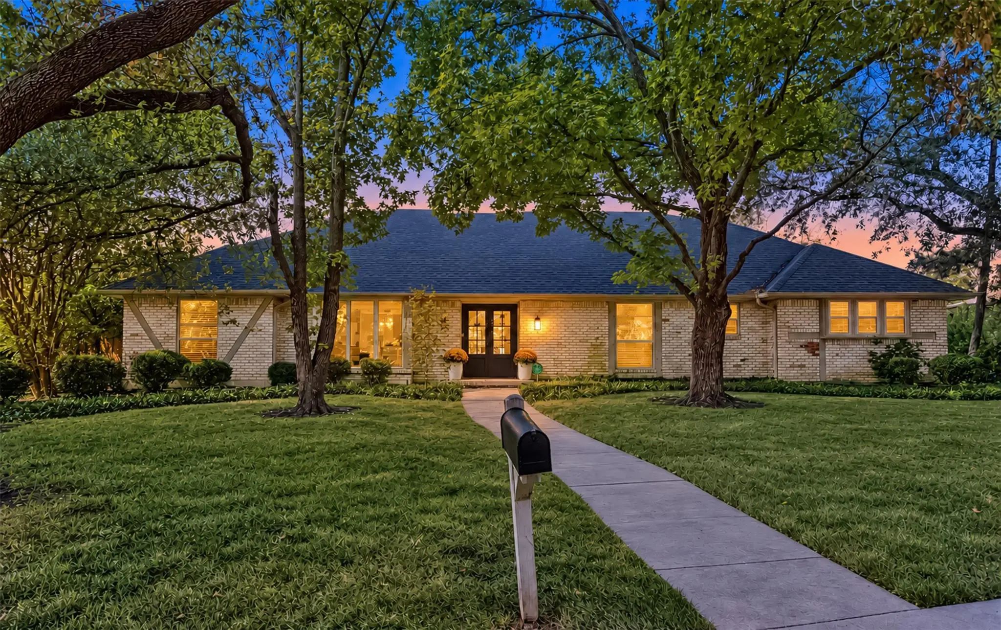 Photo of Listing #21403021