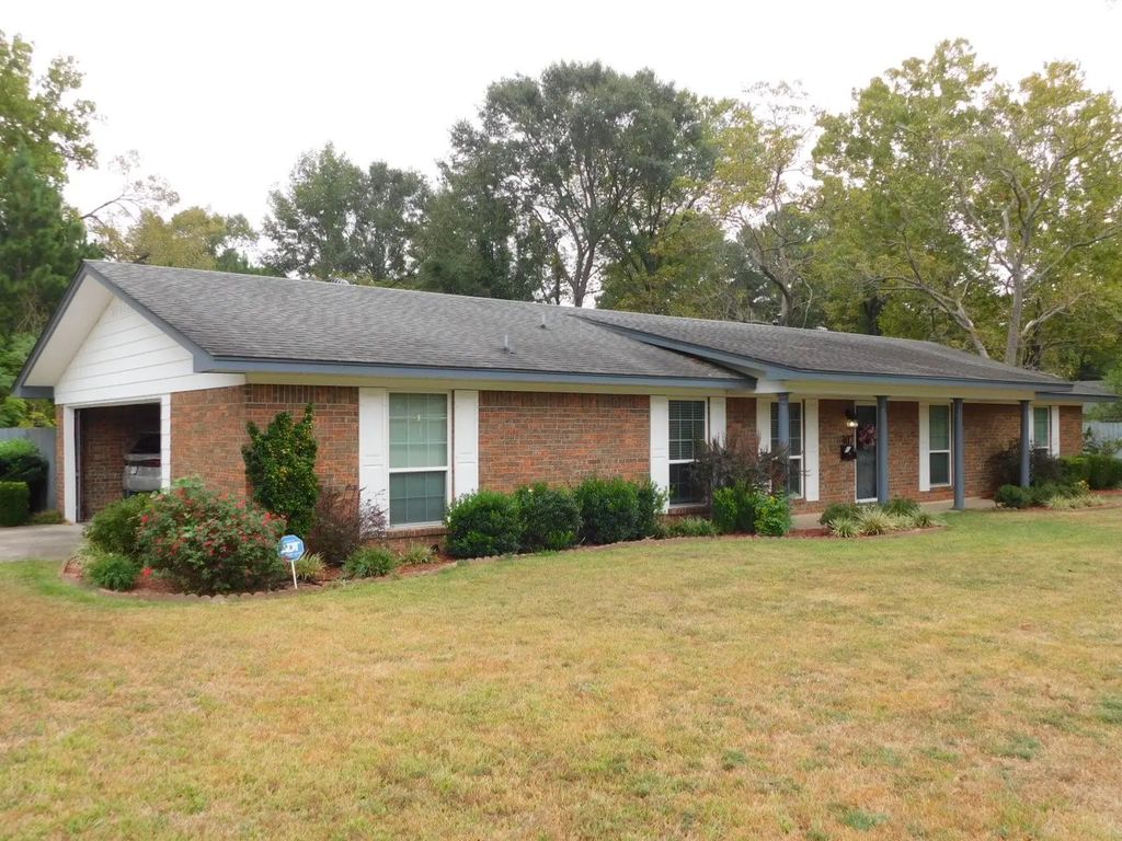 307 Se 8th Street, Springhill