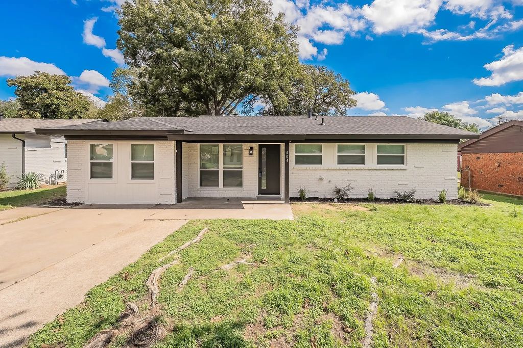 404 Simmons Drive, Hurst