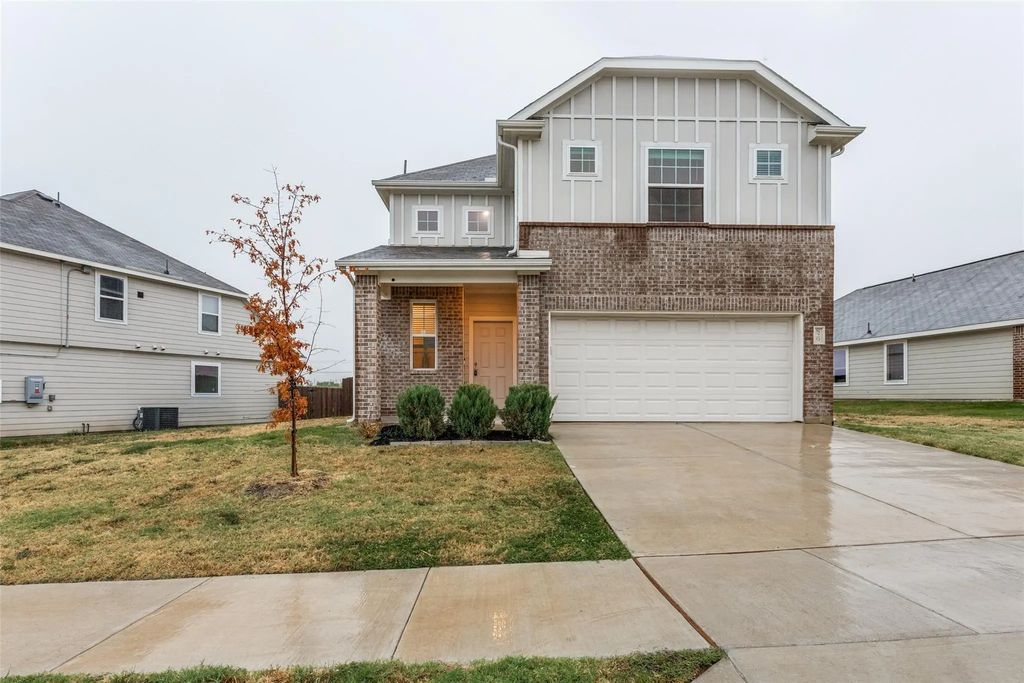 829 Jetliner Avenue, Fort Worth