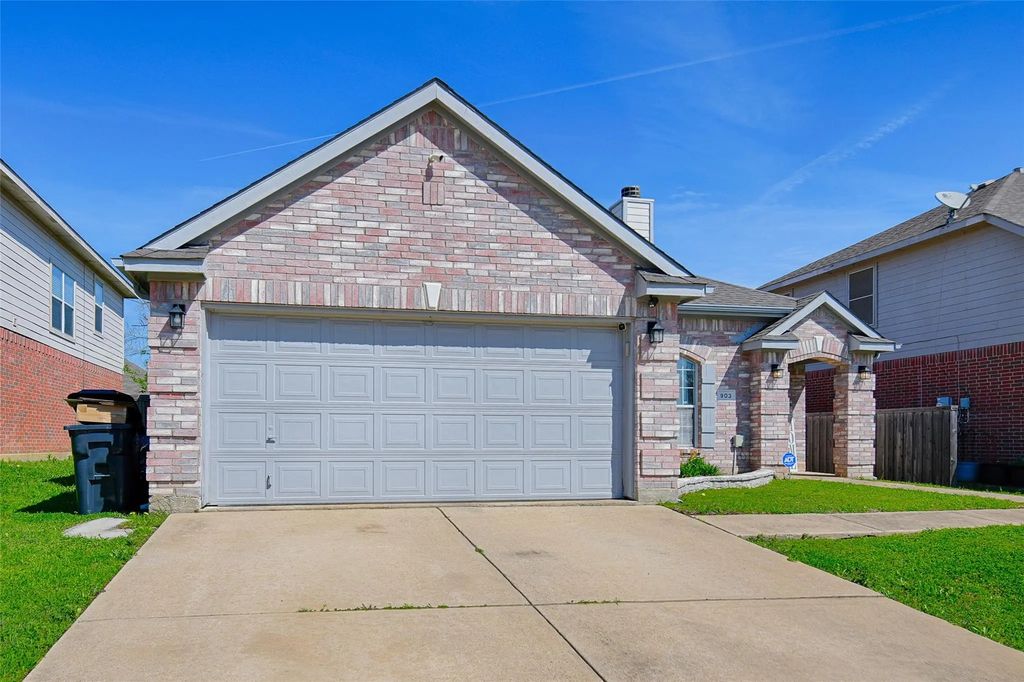 903 Gillon Drive, Arlington