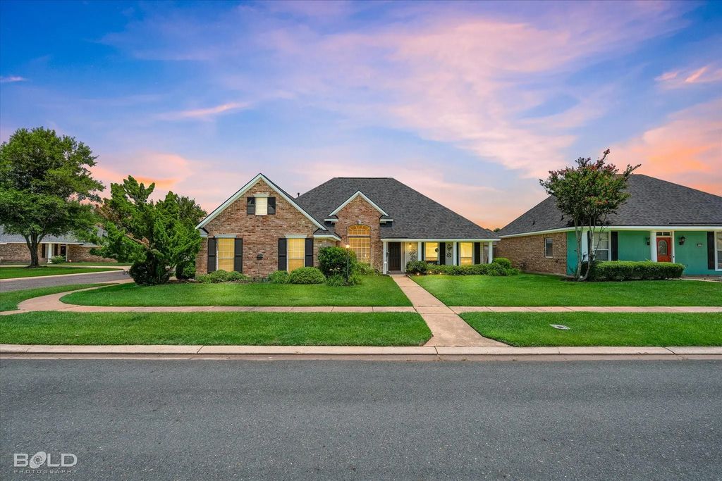 3301 Colonial Drive, Bossier City