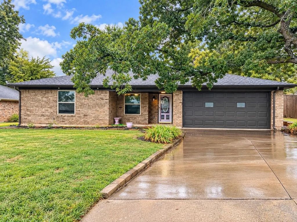 612 State Street, Weatherford