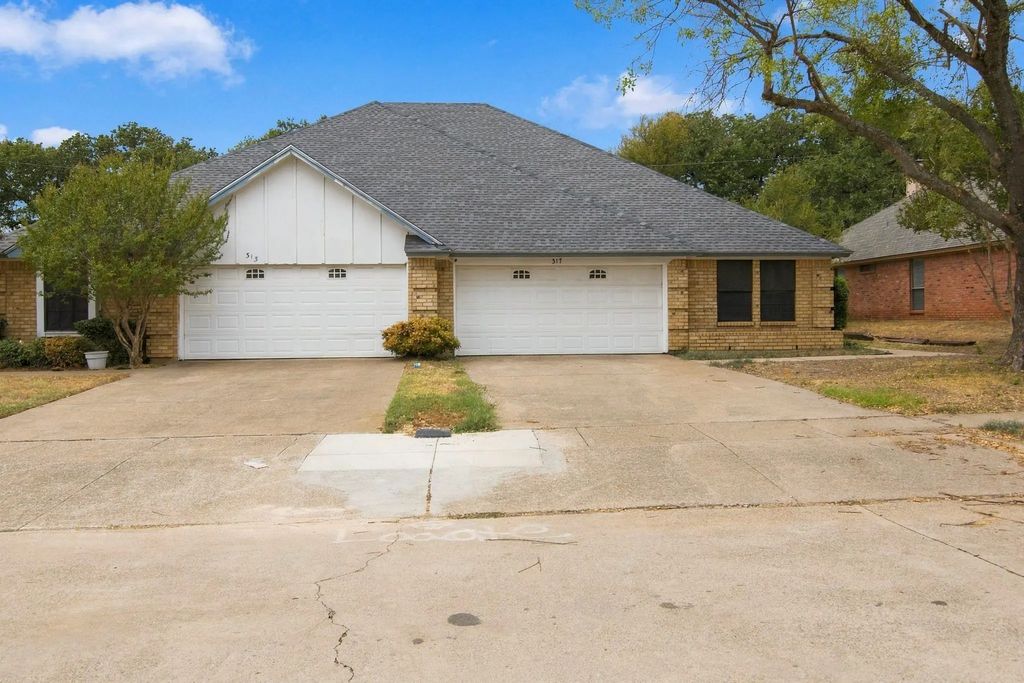 317 Moore Creek Road, Hurst