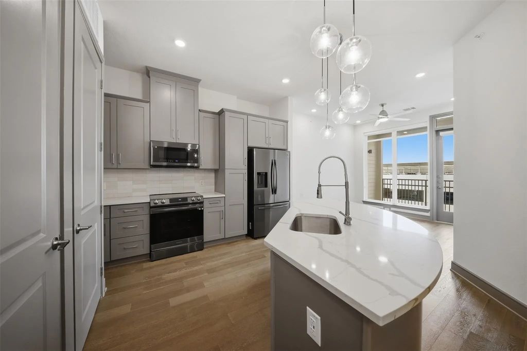 2700 Old Denton Road 4450, Carrollton