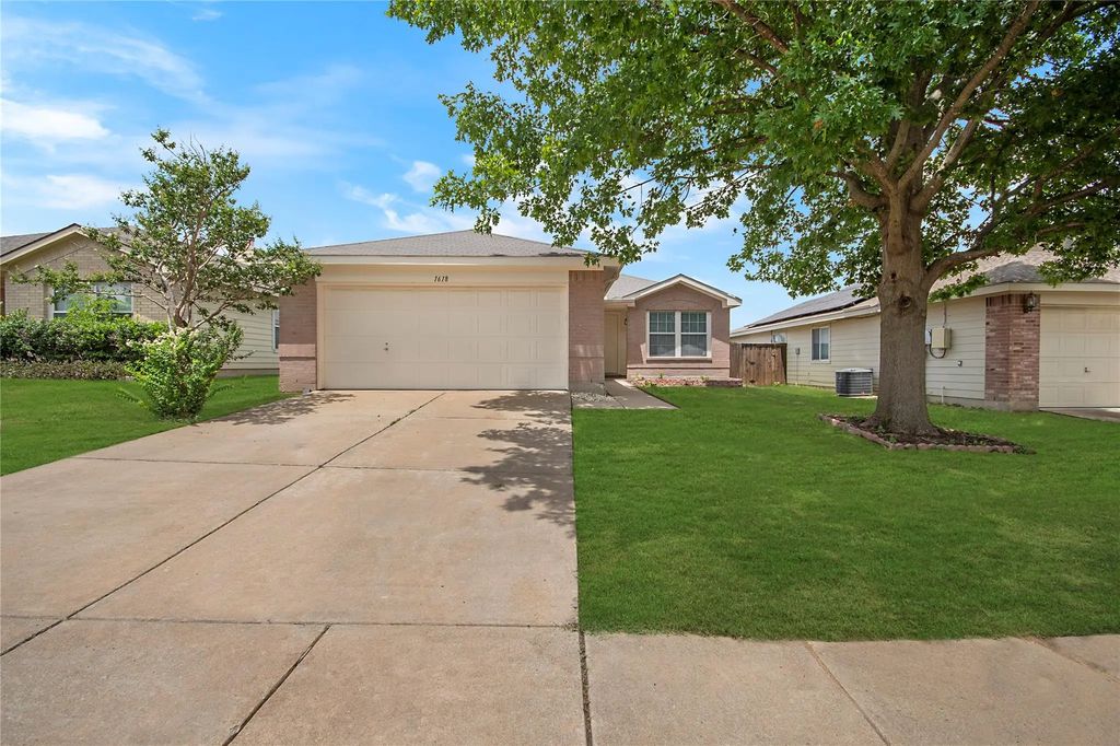 1618 Pin Oak Trail, Anna