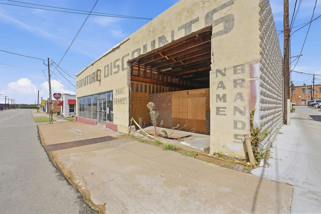 211 W Lamar Street, Sherman