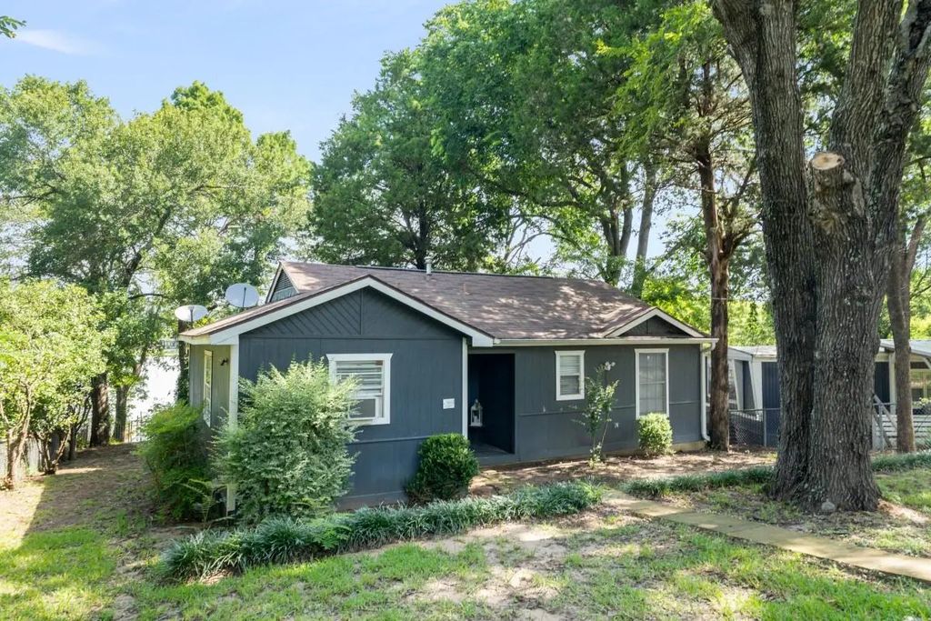 140 Lynn Creek Drive, Mabank