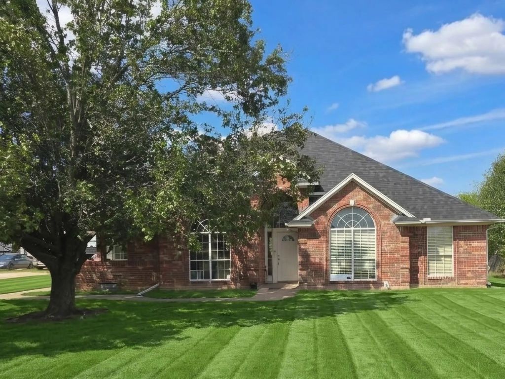17398 W Farm Road 1567 W, Lone Oak