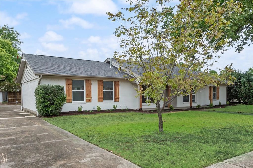 3431 Cloverdale Lane, Farmers Branch