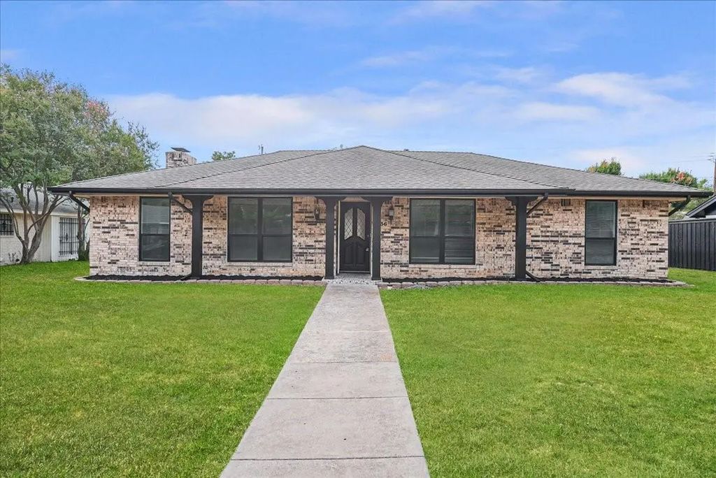 236 Charles Street, DeSoto