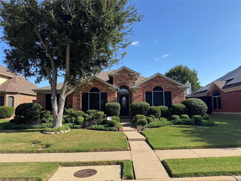 1236 Quaker Lane, Lewisville