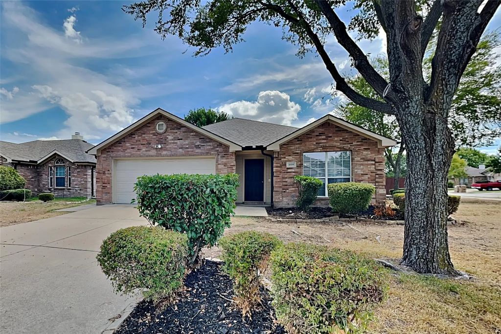 4406 Fox Meadows Lane, Mansfield