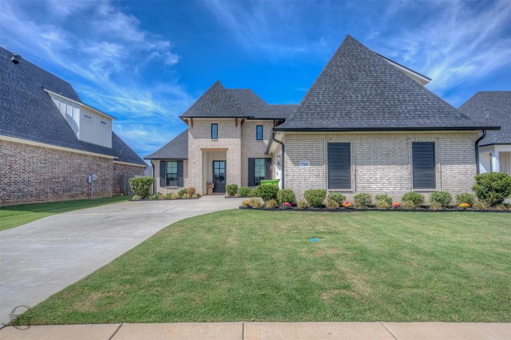 711 Julesburg Lane, Benton