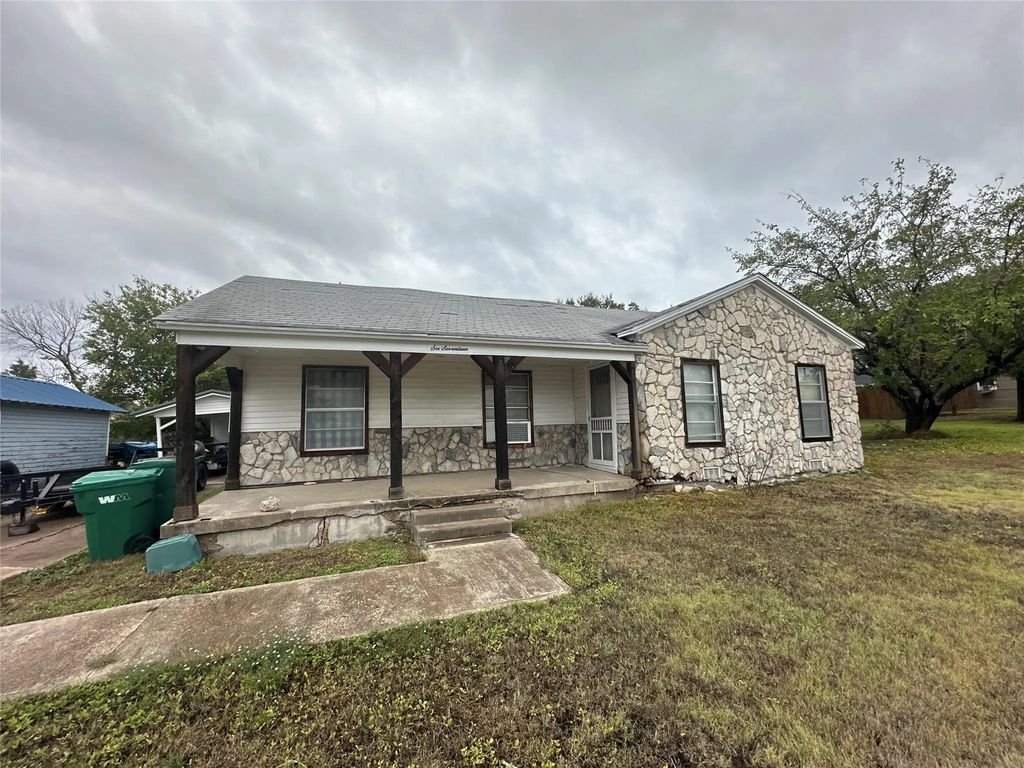 617 E 5th Street, Ferris