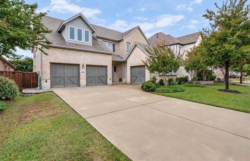 8044 Sarahville Drive, Dallas