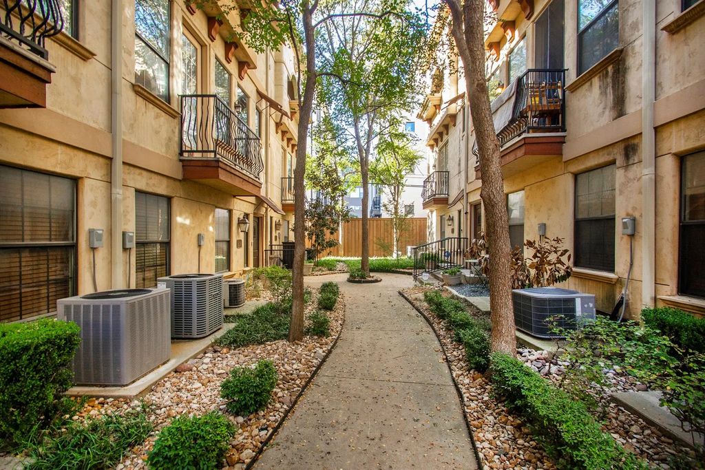 1018 Pavillion Street, Dallas