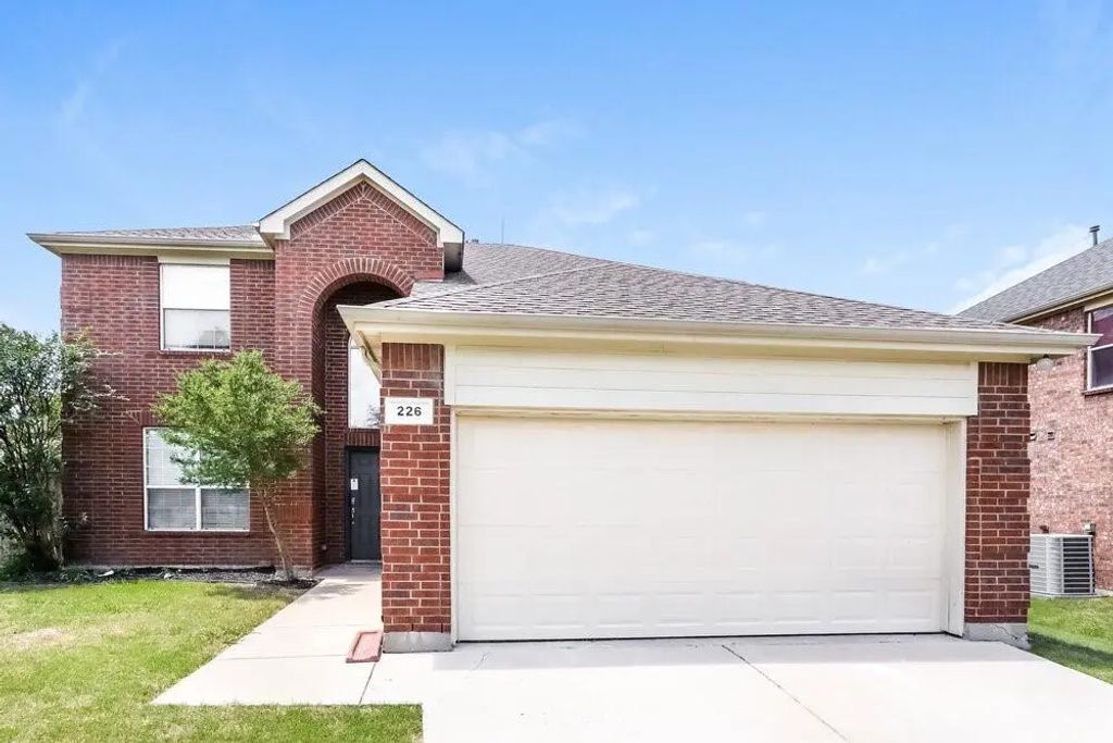 226 Arabian Road, Waxahachie