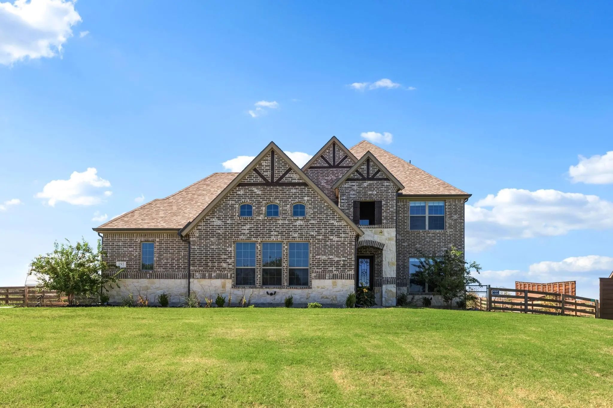 Photo of Listing #21403908