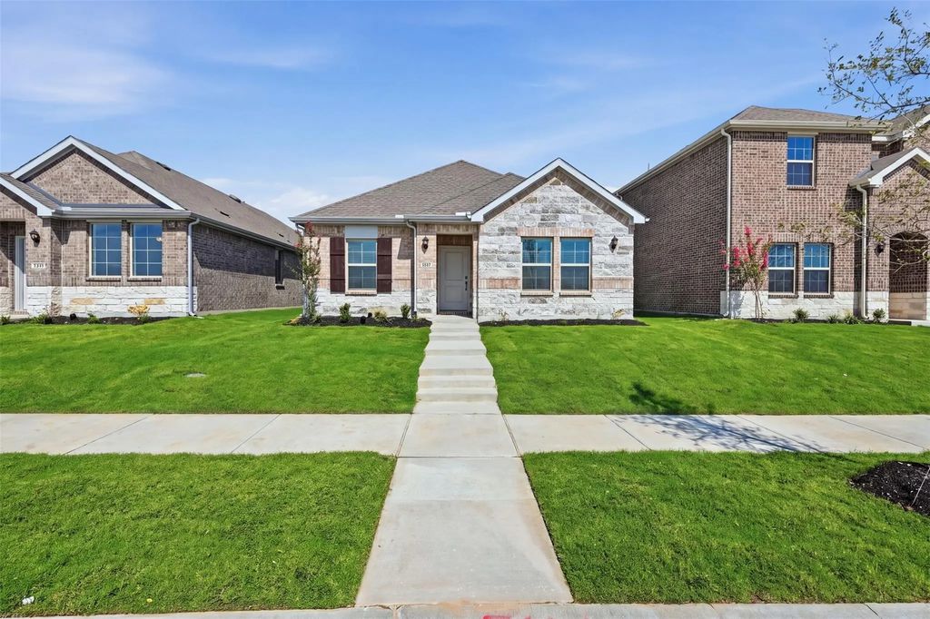 2541 Crestone Drive, Celina