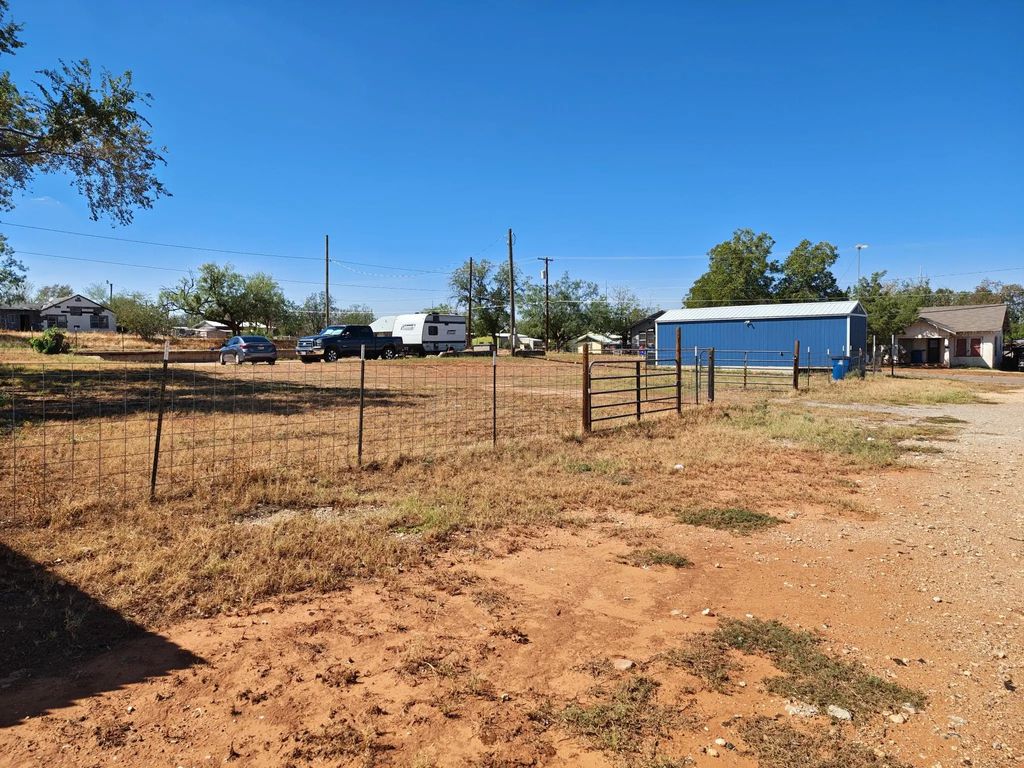 111 W Arkansas Avenue, Sweetwater