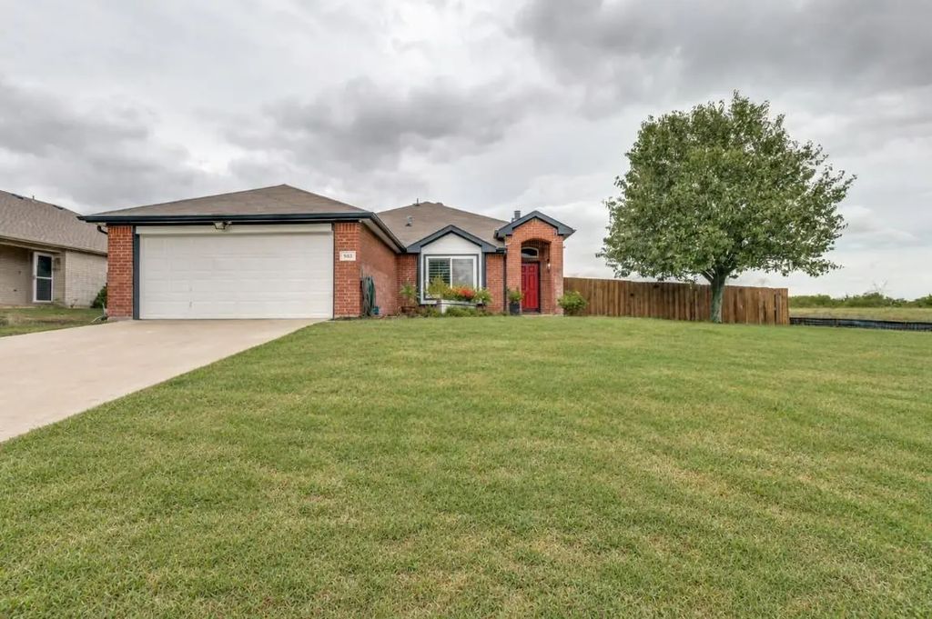 503 Fireside Place, Royse City