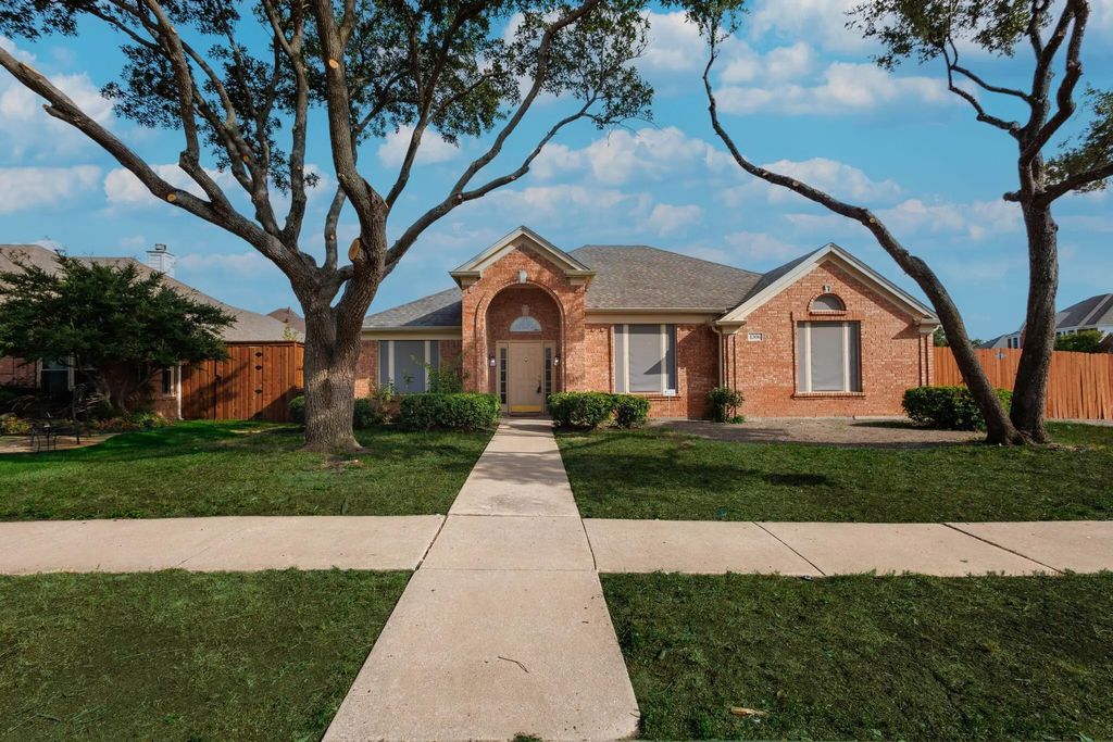 1306 Bentley Drive, Carrollton