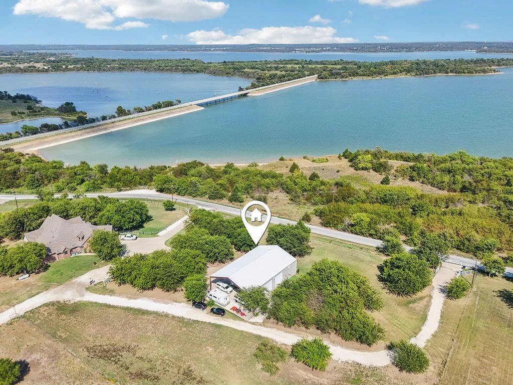 169 Chisam Road, Valley View